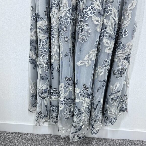 Mac Duggal Floral Embroidered Illusion Long Sleeve Gown Platinum Silver NWT 8 - Picture 2 of 12